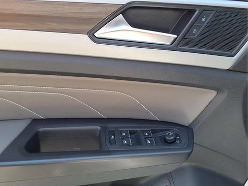 Used 2023 Volkswagen Atlas SEL AWD/4WD image 10
