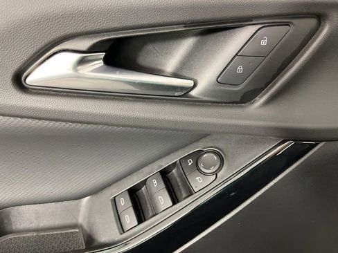 Used 2025 Chevrolet Equinox LT FWD image 32