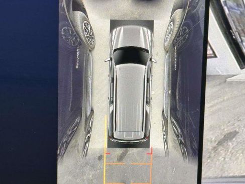 Used 2025 Chevrolet Suburban LT w/ Comfort Package image 27