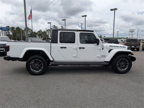 Used 2020 Jeep Gladiator Overland image 3