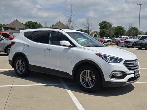 Used 2017 Hyundai Santa Fe Sport FWD image 8