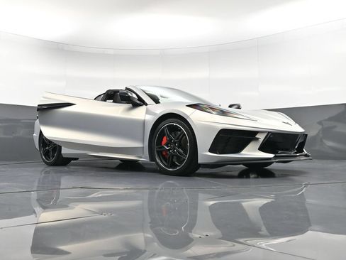 Used 2022 Chevrolet Corvette Stingray Preferred Cpe w/ Z51 Performance Package RWD image 38