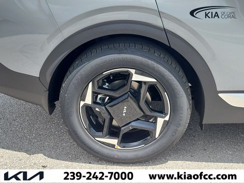 New 2026 Kia Sportage EX FWD image 9