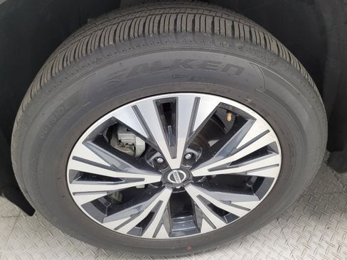 Used 2021 Nissan Rogue SV image 31