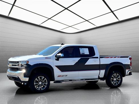 Used 2022 Chevrolet Silverado 1500 LT AWD/4WD image 1