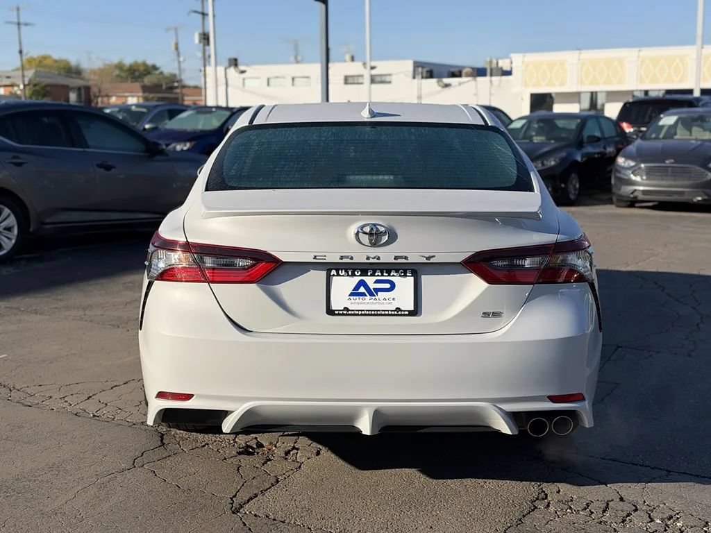 Used 2022 Toyota Camry SE FWD image 5