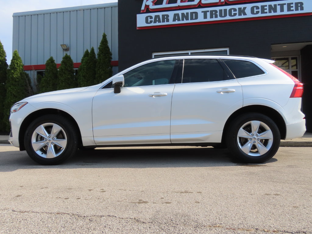 Used 2022 Volvo XC60 B5 Momentum AWD/4WD image 9