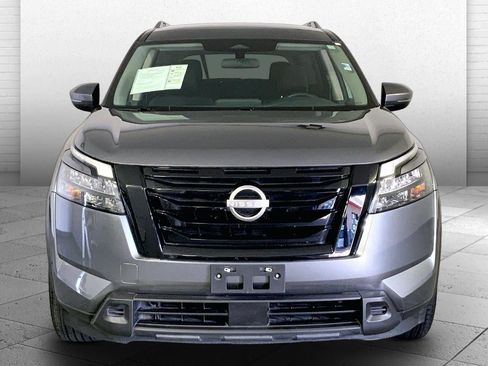 Used 2025 Nissan Pathfinder SV AWD/4WD image 2