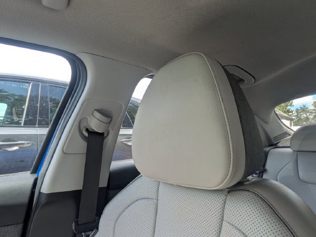 Used 2025 Hyundai Elantra Limited FWD image 34