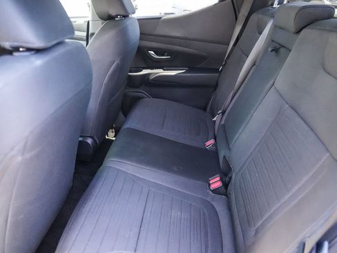 Used 2025 Hyundai Santa Cruz SE FWD image 18