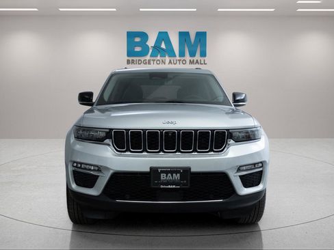 Used 2023 Jeep Grand Cherokee 4WD 4xe w/ Luxury Tech Group II image 2