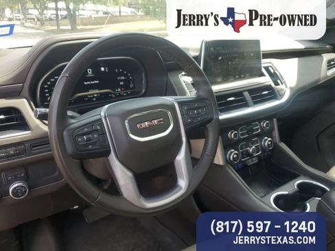 Used 2023 GMC Yukon XL SLT AWD/4WD image 11