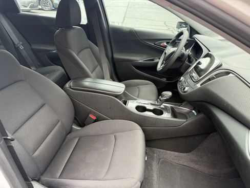 Used 2022 Chevrolet Malibu LT FWD image 11