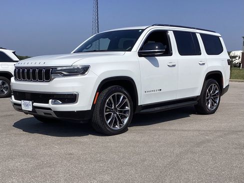 Used 2023 Jeep Wagoneer Series II w/ Premium Group I AWD/4WD image 1