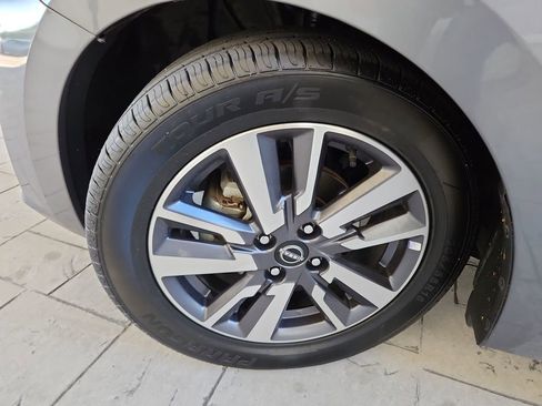 Used 2023 Nissan Versa SV image 28