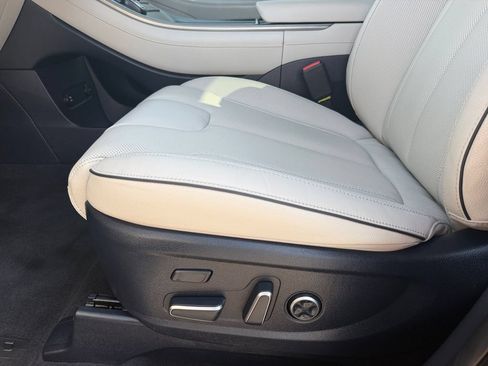 Used 2024 Hyundai Palisade Limited FWD image 11