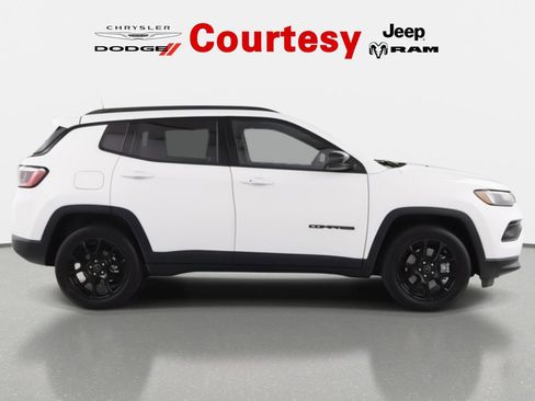 New 2026 Jeep Compass Latitude image 2
