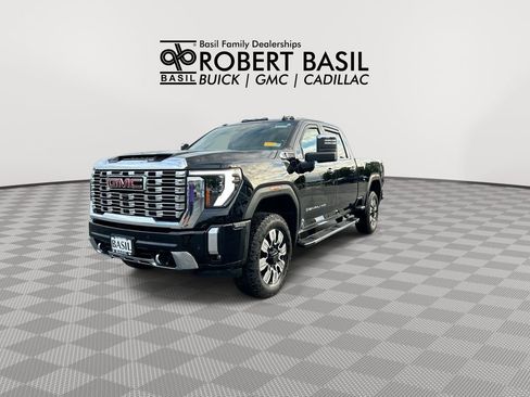 Used 2025 GMC Sierra 2500 Denali w/ Denali Reserve Package AWD/4WD image 4