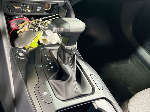 New 2025 Kia K4 LX image 16