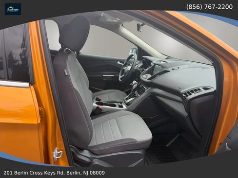 Used 2016 Ford Escape SE w/ Equipment Group 201A FWD image 16