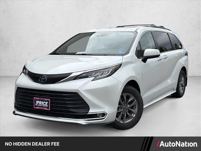 Used 2022 Toyota Sienna XLE w/ XLE Plus Package FWD image 1