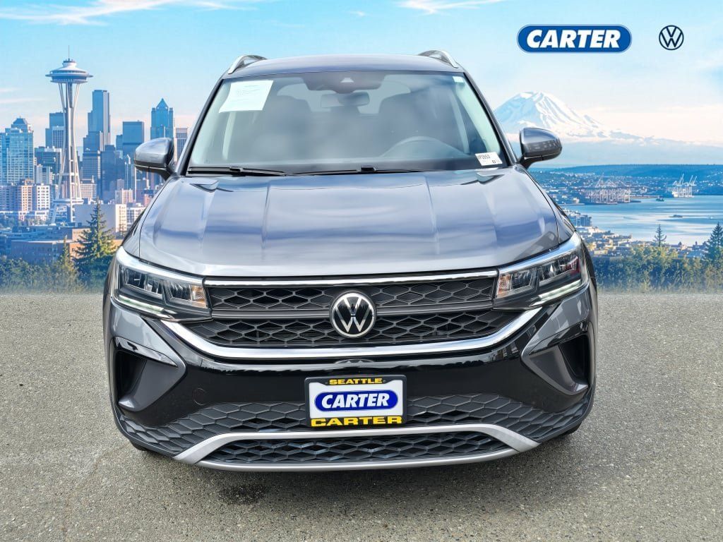 Used 2022 Volkswagen Taos SE w/ IQ.Drive SE Package AWD/4WD image 8