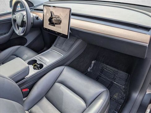 Used 2024 Tesla Model Y Long Range AWD/4WD image 21