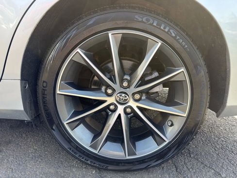 Used 2015 Toyota Camry XSE w/ Advanced Technology Package image 11