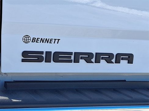 Used 2018 GMC Sierra 1500 SLE w/ SLE Value Package image 31