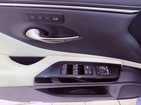 Used 2023 Lexus ES 350 w/ Premium Package FWD image 18