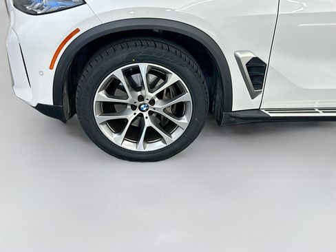 Used 2024 BMW X5 xDrive40i AWD/4WD image 11