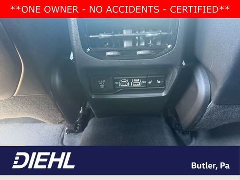 Used 2025 Jeep Grand Cherokee Limited w/ Trailer Tow Package AWD/4WD image 13