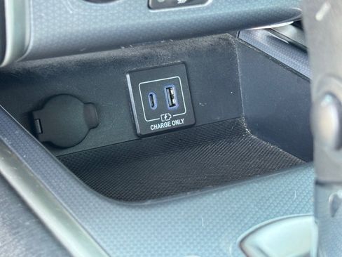 Used 2020 Nissan Pathfinder SL image 29