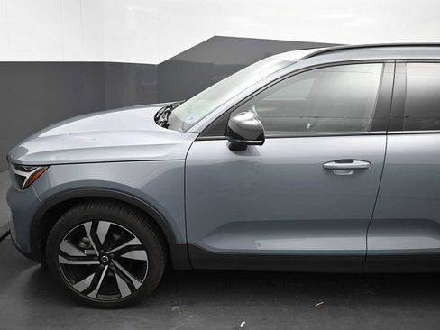 Used 2023 Volvo XC40 B5 Plus w/ Driver Assist Package AWD/4WD image 11
