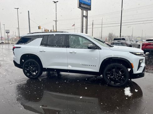 New 2026 Chevrolet Traverse RS w/ LPO, Floor Liner Package image 6