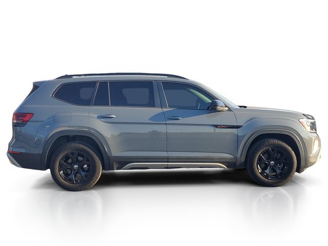 Used 2024 Volkswagen Atlas Peak Edition SEL AWD/4WD image 8