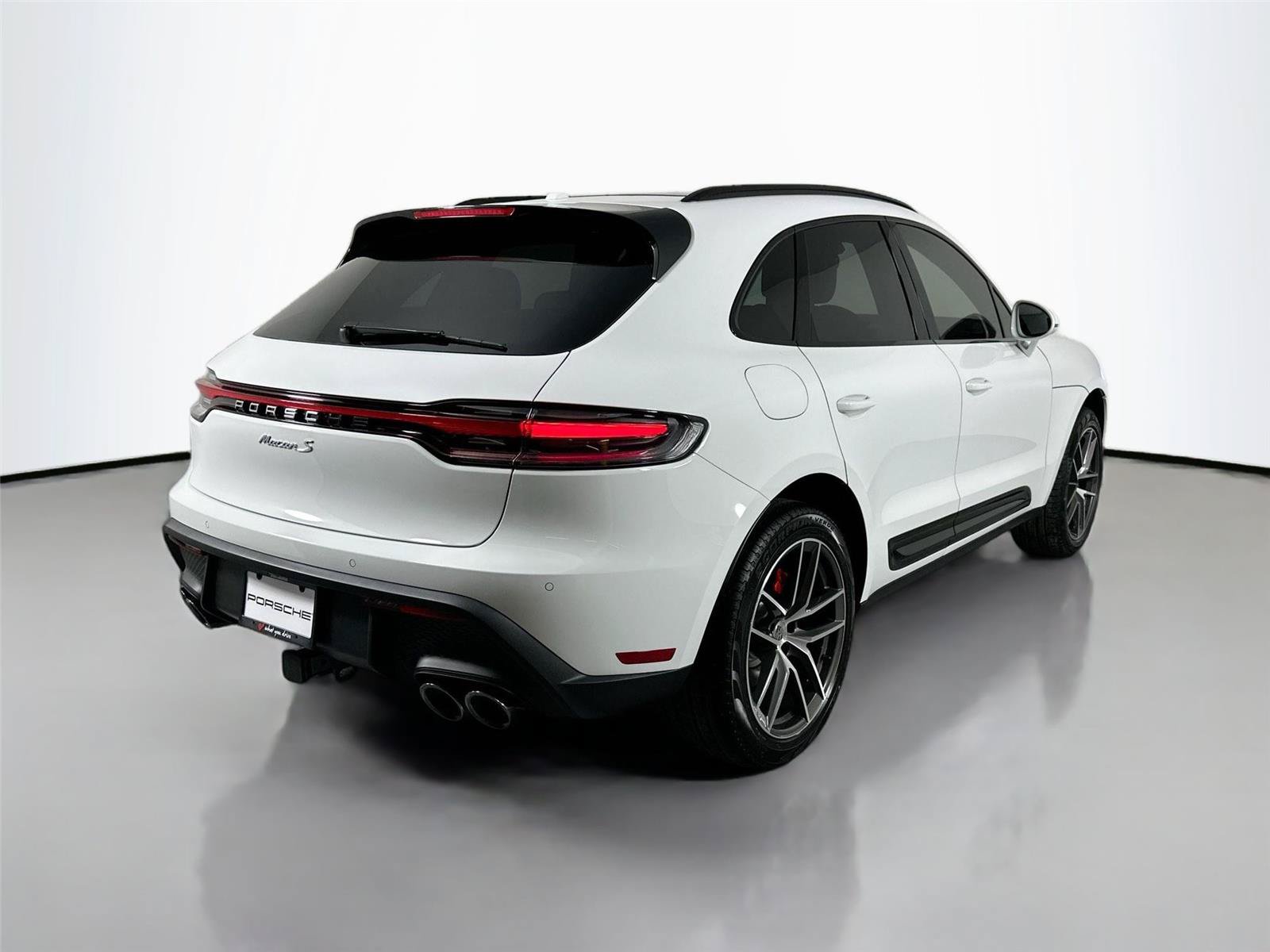 Used 2026 Porsche Macan Turbo Electric AWD/4WD image 7