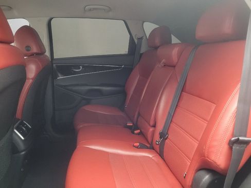 Used 2020 Kia Sorento S FWD image 18