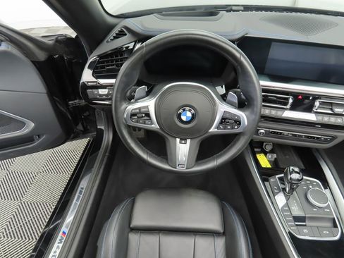 Used 2020 BMW Z4 M40i w/ Premium Package image 10