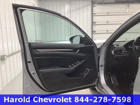 Used 2022 Honda Accord Sport image 14