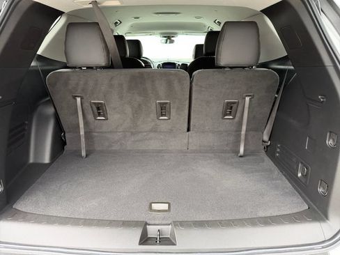 Used 2021 Chevrolet Traverse LT AWD/4WD image 18