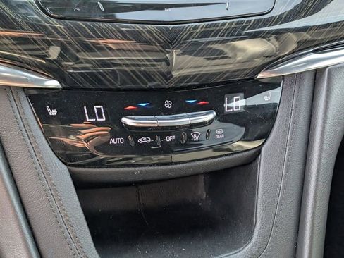 Used 2020 Cadillac XT6 Premium Luxury FWD image 29