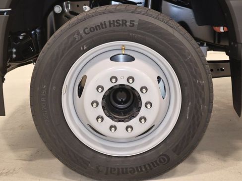 New 2026 Ford F550 2WD Regular Cab Super Duty image 25