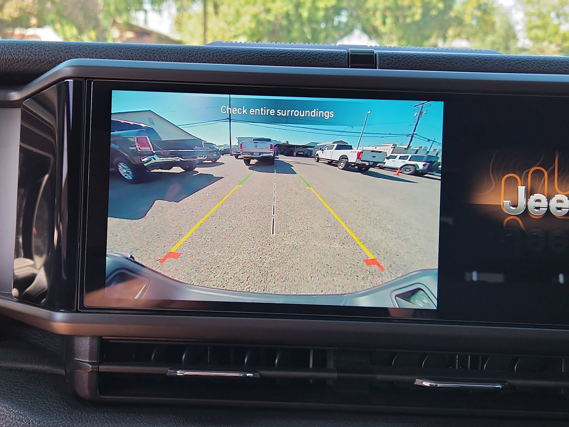 Certified 2025 Jeep Gladiator Sport AWD/4WD image 22