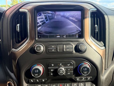 Used 2023 Chevrolet Silverado 2500 High Country w/ Z71 Off-Road Package AWD/4WD image 28