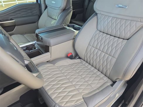 Used 2026 Ford F450 Platinum w/ Platinum Plus Package image 16