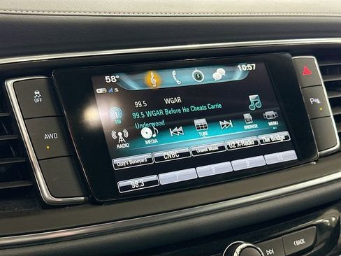 Used 2018 Buick Enclave Essence image 16