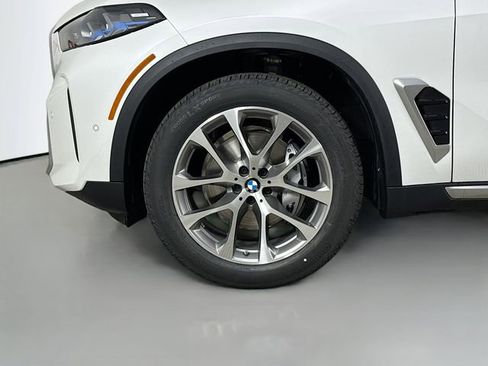 Used 2026 BMW X5 xDrive40i w/ Premium Package image 32