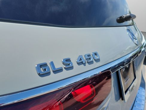 Certified 2025 Mercedes-Benz GLS 450 4MATIC image 33