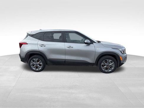 Certified 2025 Kia Seltos LX image 6